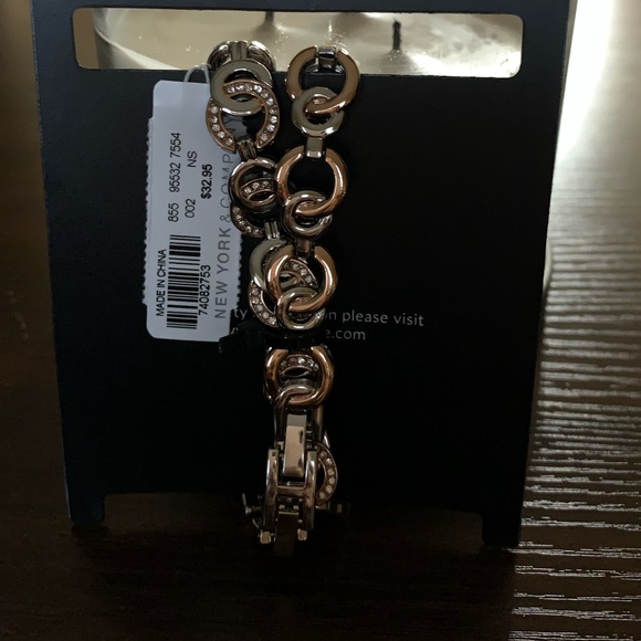 New York & Company Watch - Picture 4 of 5